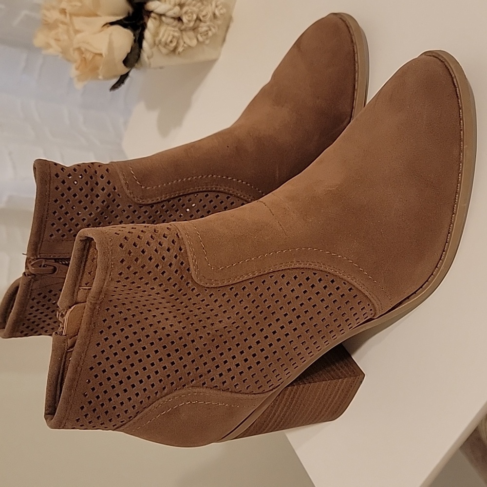 Ankle Boots - Picture 3 of 5